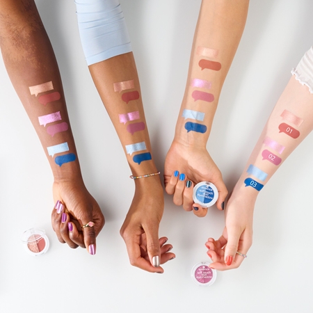 essence Soft Touch Duo očné tiene
