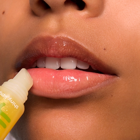 essence Juicy Bomb gloss