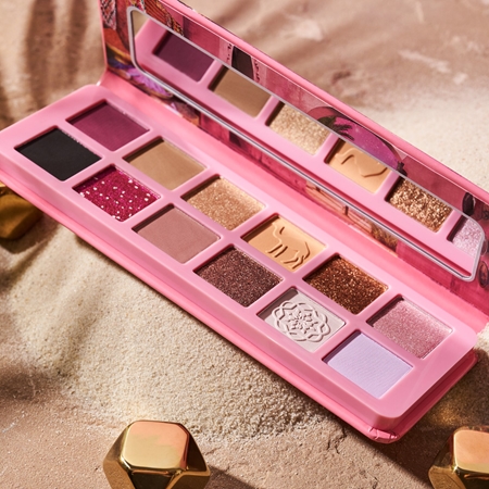essence CURRENT MOOD: FEELING CUTE makeup set