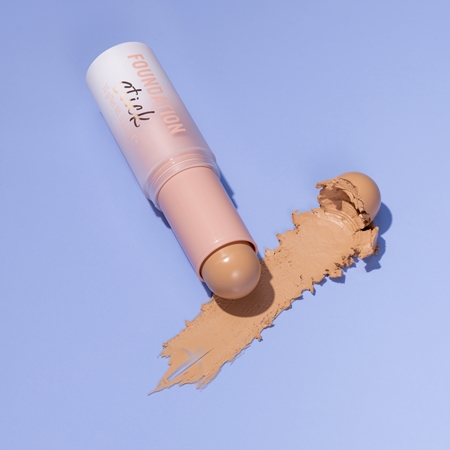 essence FOUNDATION Stick ilgai išliekanti makiažo bazė pieštukinė priemonė