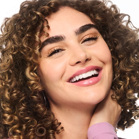 essence FOUNDATION Stick ilgai išliekanti makiažo bazė pieštukinė priemonė