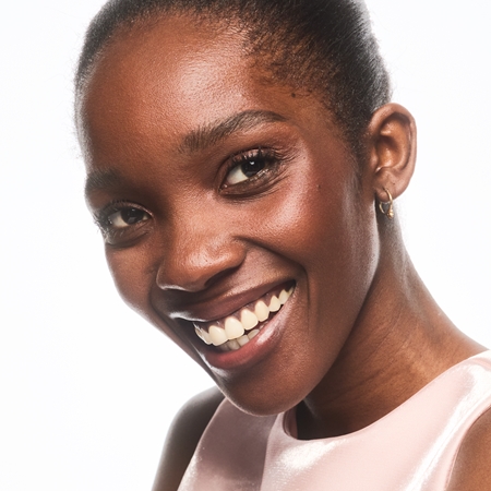 essence FOUNDATION Stick ilgai išliekanti makiažo bazė pieštukinė priemonė
