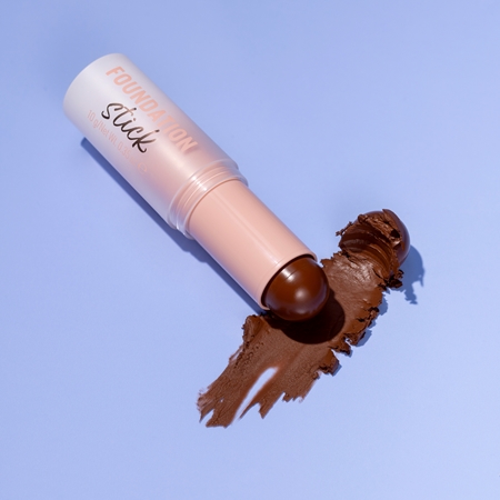 essence FOUNDATION Stick ilgai išliekanti makiažo bazė pieštukinė priemonė