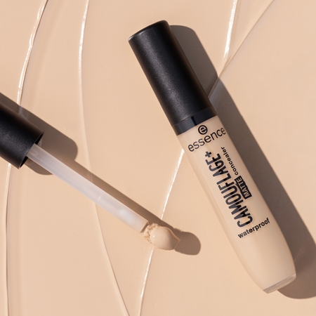 essence CAMOUFLAGE+ MATTE Liquid Concealer with matt effect