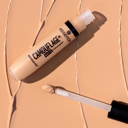 essence CAMOUFLAGE+ MATTE Liquid Concealer with matt effect