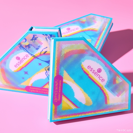 essence Superman paleta senčil za oči