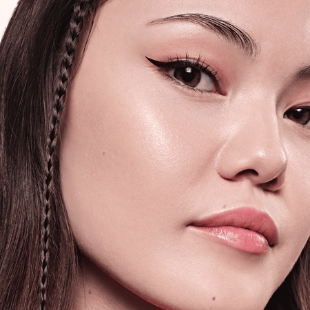 essence Eyeliner Pen očná linka v pere