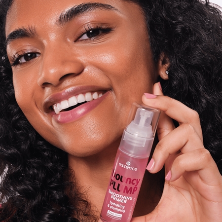 essence bouncy PLUMP Moisturizing Makeup Primer to brighten and smooth the skin