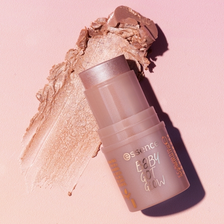 essence BABY GOT GLOW Brightening Stick for brilliant shine