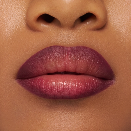 essence 8h Matte Comfort Mattierender Konturenstift für die Lippen mit einem Anspitzer