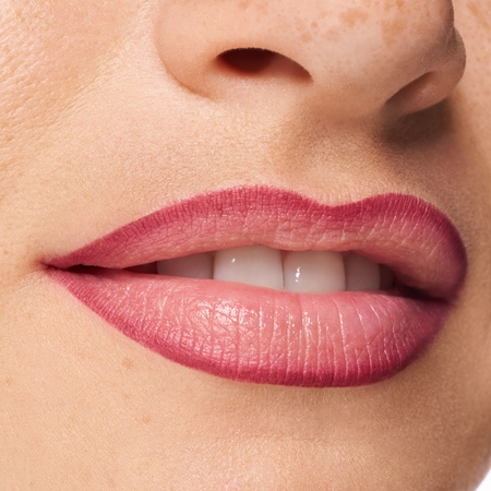 essence 8h Matte Comfort Mattierender Konturenstift für die Lippen mit einem Anspitzer