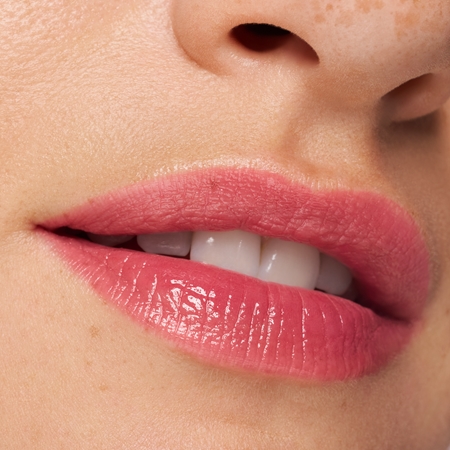 essence Hydra Kiss lip stain