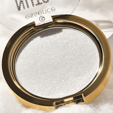 essence Nuts About You highlighter