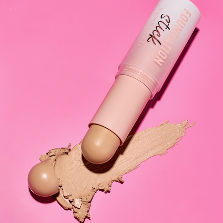 essence FOUNDATION Stick fond de teint longue tenue en stick