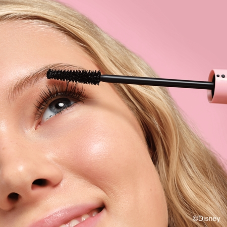 essence Disney Alice in Wonderland Extending Mascara with false lash effect