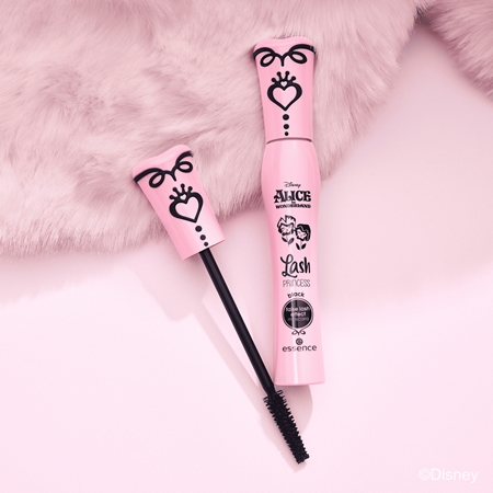 essence Disney Alice in Wonderland Extending Mascara with false lash effect