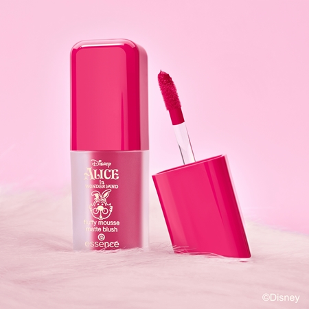 essence Disney Alice in Wonderland liquid blusher with matt effect