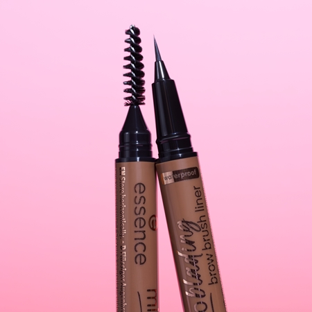 essence Microblading crayon pour sourcils avec pinceau