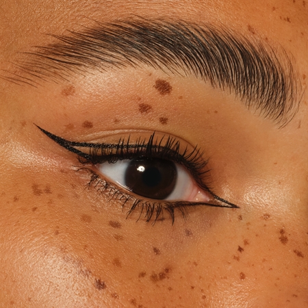 essence Flick it! präziser wasserbeständiger Liner für die Augen