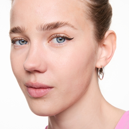 essence Flick it! präziser wasserbeständiger Liner für die Augen
