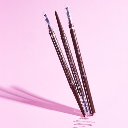 essence Micro Precise wasserfester Eyeliner mit Bürste