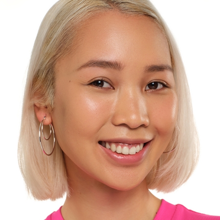 essence silky BLUR Natural Coverage Hydrating Foundation for a matt look