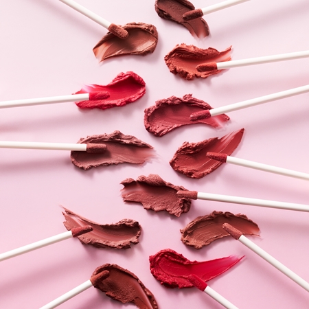 essence Blur Soufflé Šķidra matētā lūpu krāsa