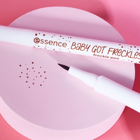 essence BABY GOT FRECKLES feutre à grains de beauté