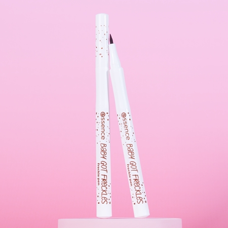 essence BABY GOT FRECKLES feutre à grains de beauté