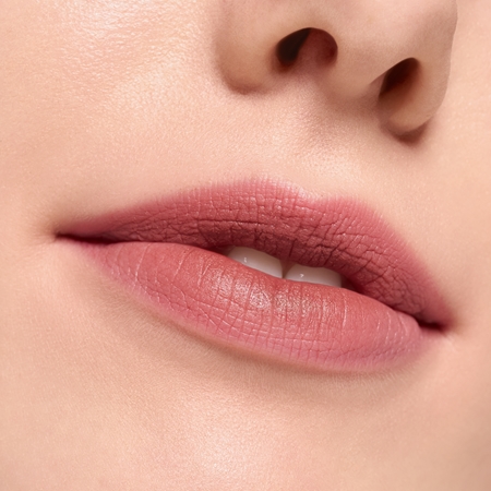 essence Blur Soufflé Matt flytande läppstift
