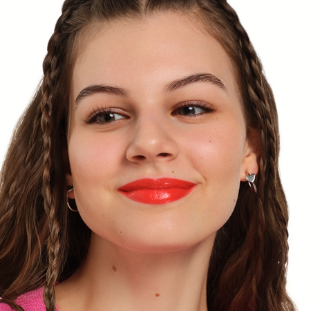 essence satin GLOW cremiger Lippenstift mit Satin-Finish