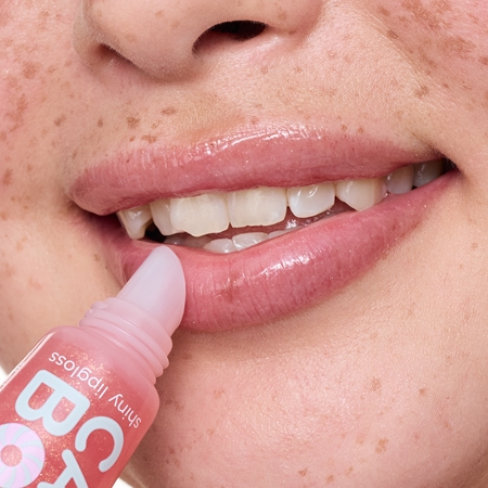 essence Candy Bomb lip gloss