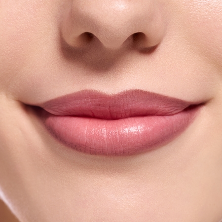 essence 8h Matte Comfort matowa kredka do ust z temperówką