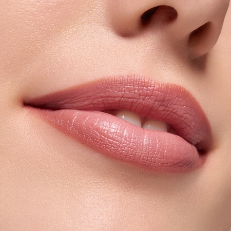 essence POUTline soft glide Huulepliiats