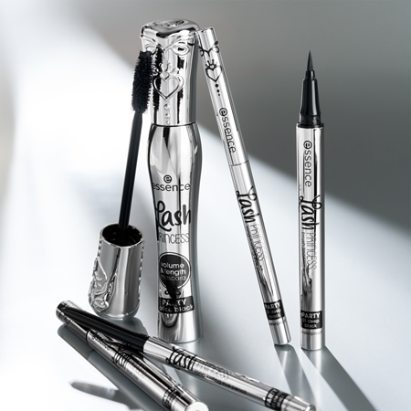 essence Lash PRINCESS PARTY Ūdensnoturīgs acu laineris