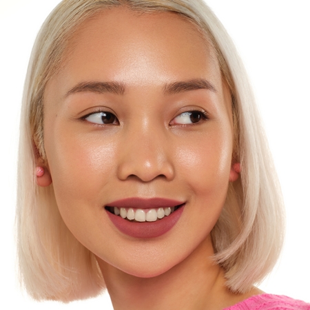essence Blur Soufflé Šķidra matētā lūpu krāsa