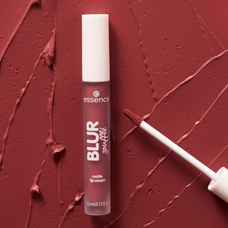 essence Blur Soufflé skystieji matiniai lūpų dažai