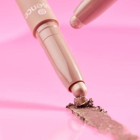 essence BLUR NUDE Lidschatten-Stift