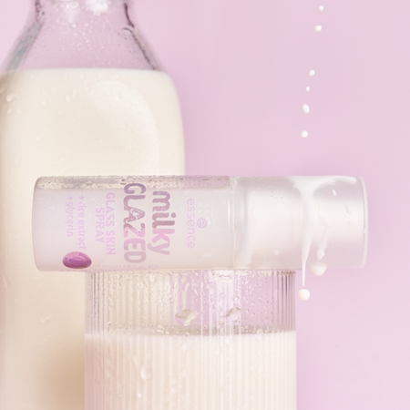 essence milky GLAZED spray visage hydratant à effet éclaircissant