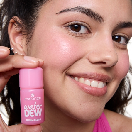 essence water DEW SERUM BLUSH flüssiges Rouge mit aufhellender Wirkung