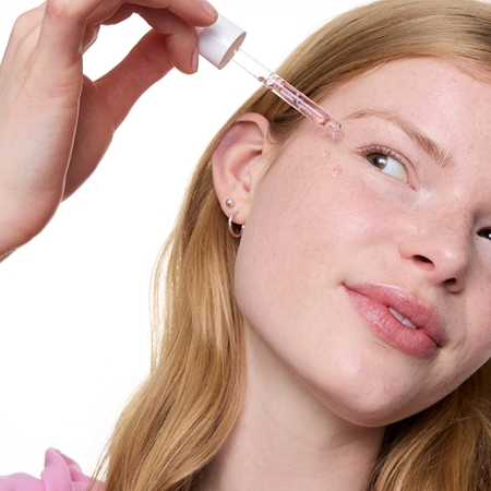 essence pore REFINING SERUM PRIMER pore-minimising serum under makeup