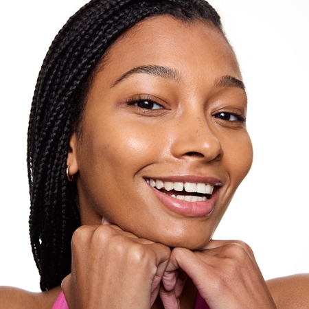essence Glow Boost Serum Primer sérum subjacente iluminador