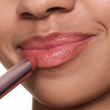 essence Blur Soufflé tönender Lippenbalsam mit Matt-Effekt