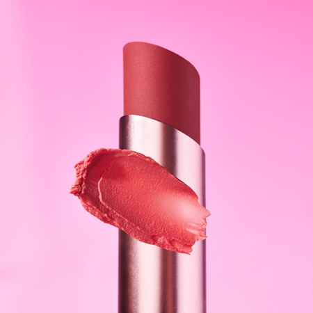 essence Blur Soufflé tönender Lippenbalsam mit Matt-Effekt