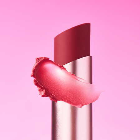 essence Blur Soufflé tönender Lippenbalsam mit Matt-Effekt