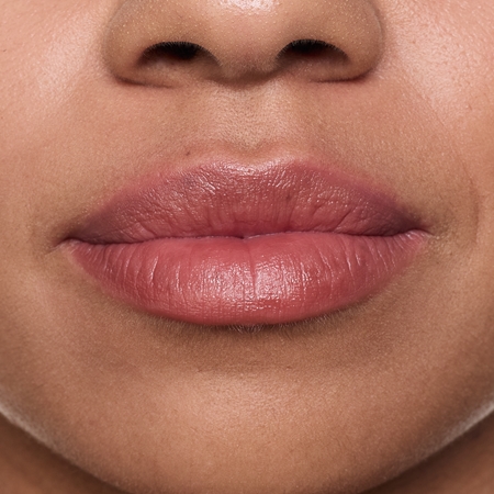 essence Blur Soufflé tönender Lippenbalsam mit Matt-Effekt