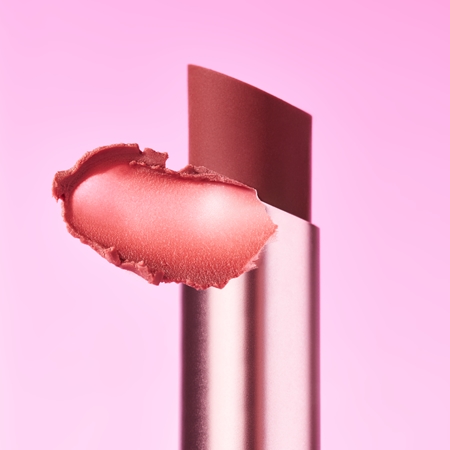 essence Blur Soufflé tönender Lippenbalsam mit Matt-Effekt