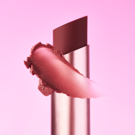 essence Blur Soufflé tönender Lippenbalsam mit Matt-Effekt