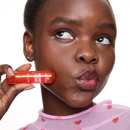 essence HEART CORE tönender Lippenbalsam mit Glanz