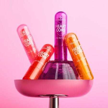 essence HEART CORE tönender Lippenbalsam mit Glanz